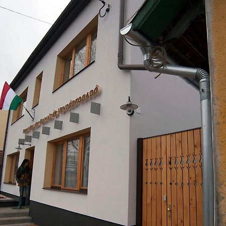 Szent Gellert Borhaz Es Vendegfogado Bed & Breakfast Makó Eksteriør bilde